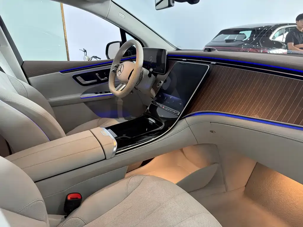 Mercedes-Benz EQE SUV 2023 из CN, фото 4