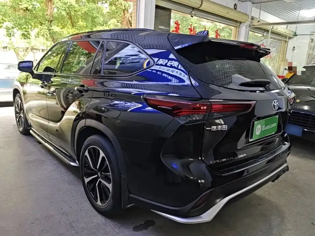 Toyota Crown Kluger 2024 из CN, фото 2