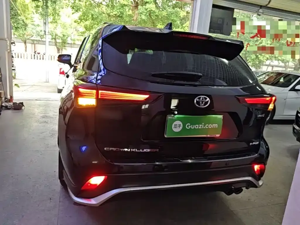 Toyota Crown Kluger 2024 из CN, фото 6