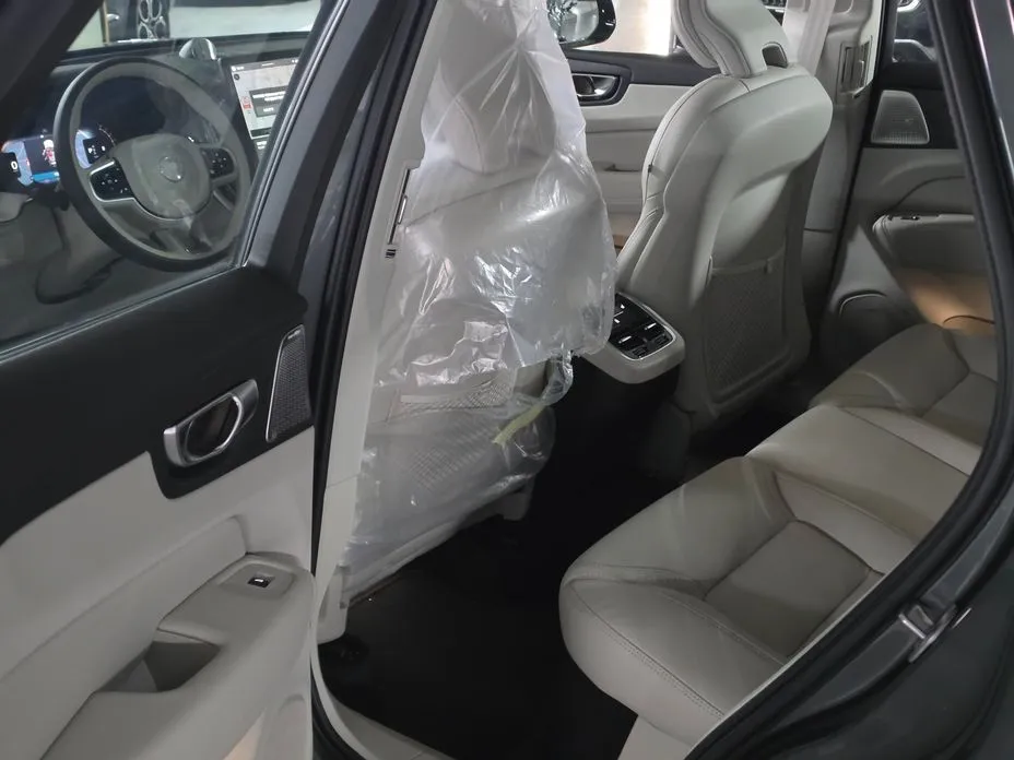Volvo XC60 2026 из KR, фото 3