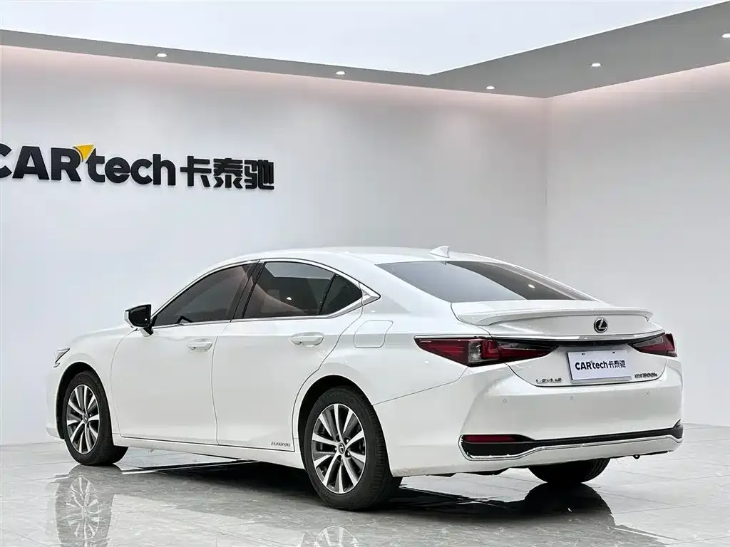 Lexus ES — фото 2