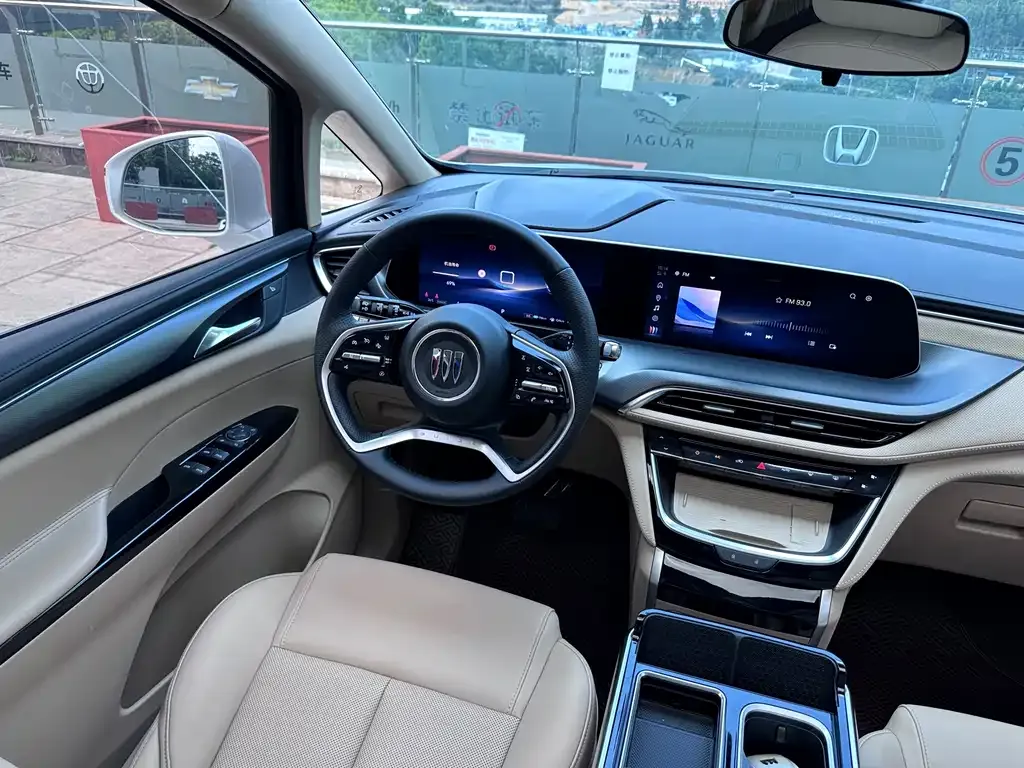 Buick GL8 Hybrid — фото 9