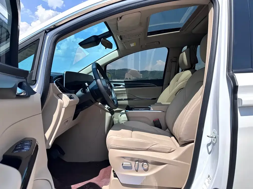Buick GL8 Hybrid — фото 7