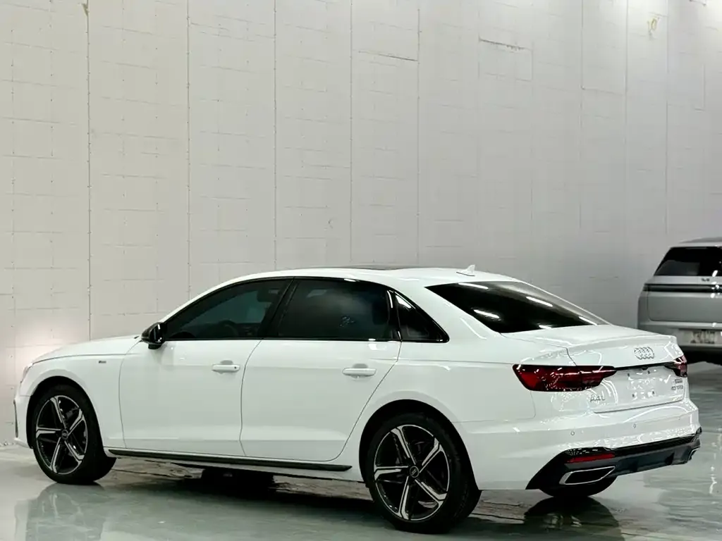 Audi A4L — фото 5