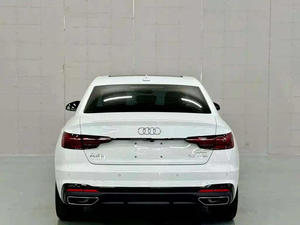 Audi A4L — фото 2