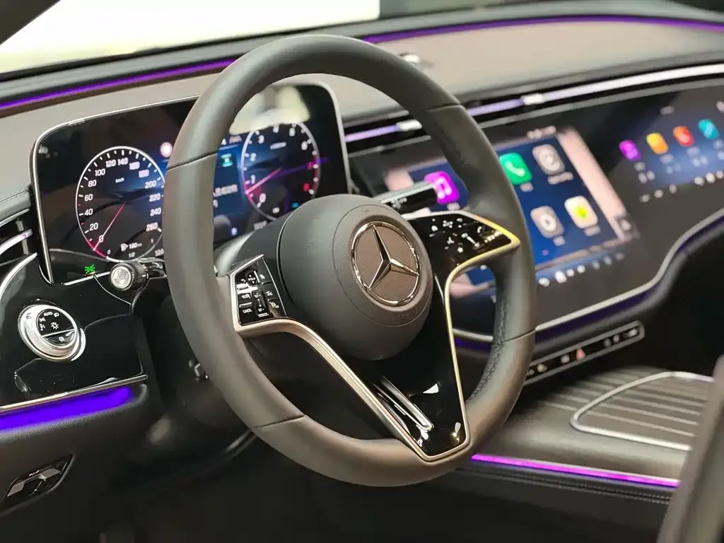 Mercedes-Benz E-Class — фото 10