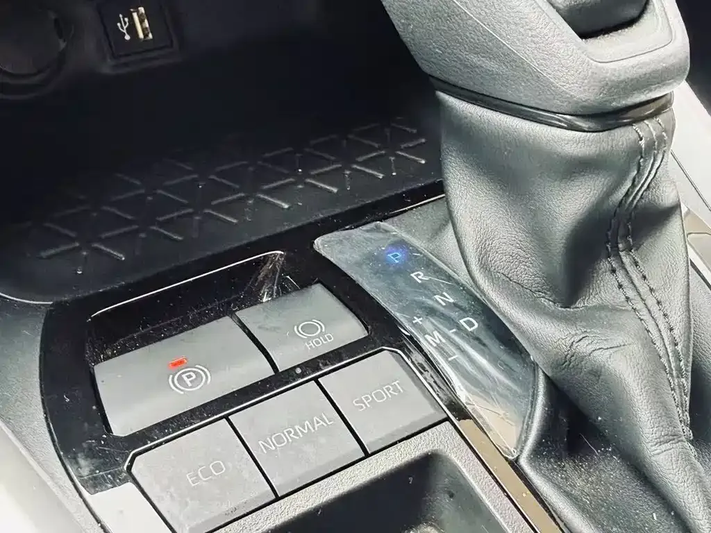 Toyota RAV4 2024 из CN, фото 5