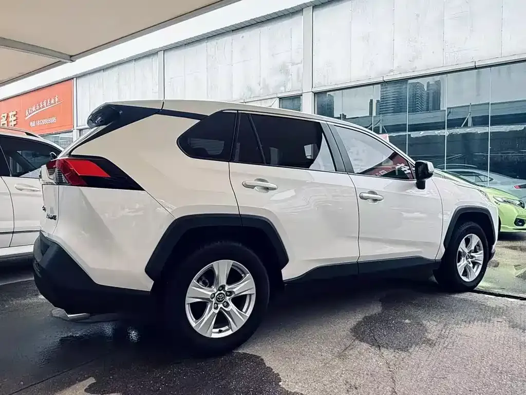 Toyota RAV4 2024 из CN, фото 8