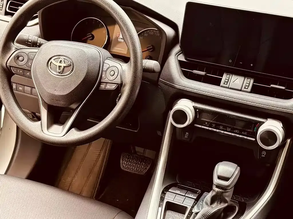Toyota RAV4 2024 из CN, фото 9