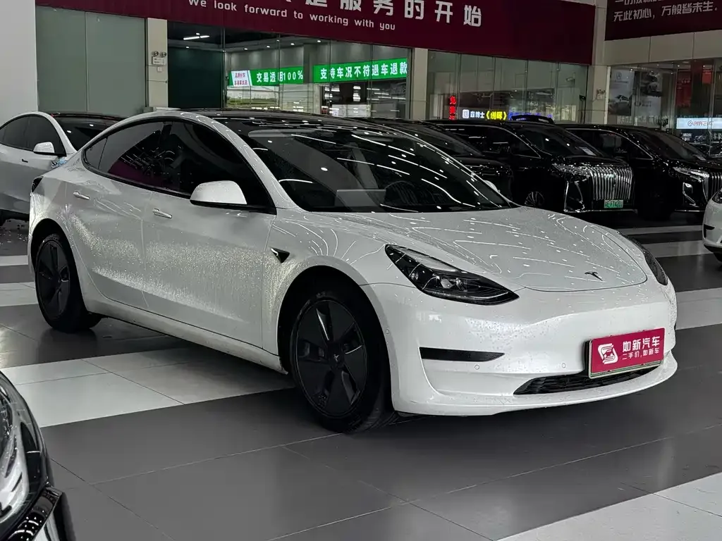 Tesla Model 3 — фото 10