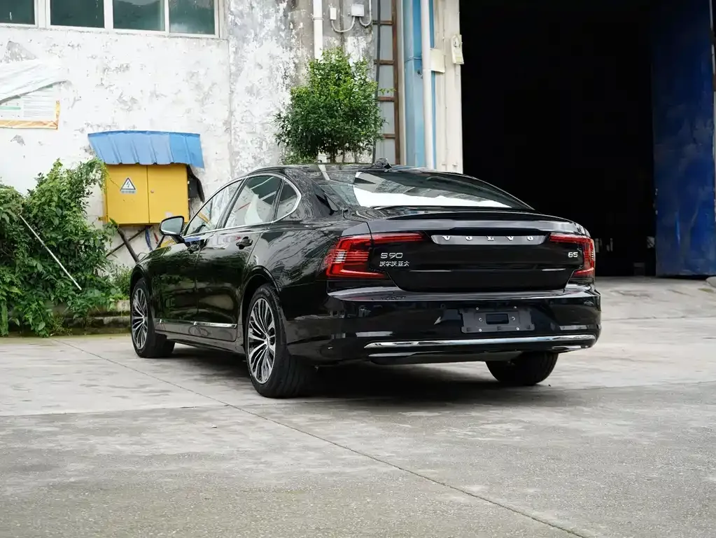 Volvo S90 — фото 9