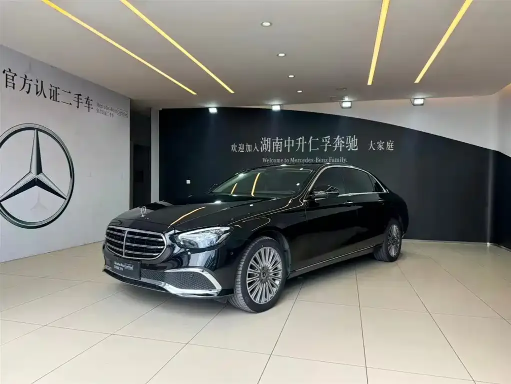 Mercedes-Benz E-Class — фото 1