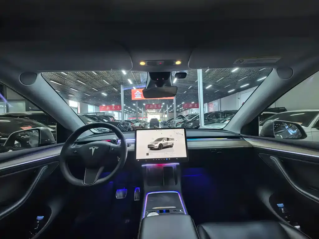 Tesla Model Y — фото 3