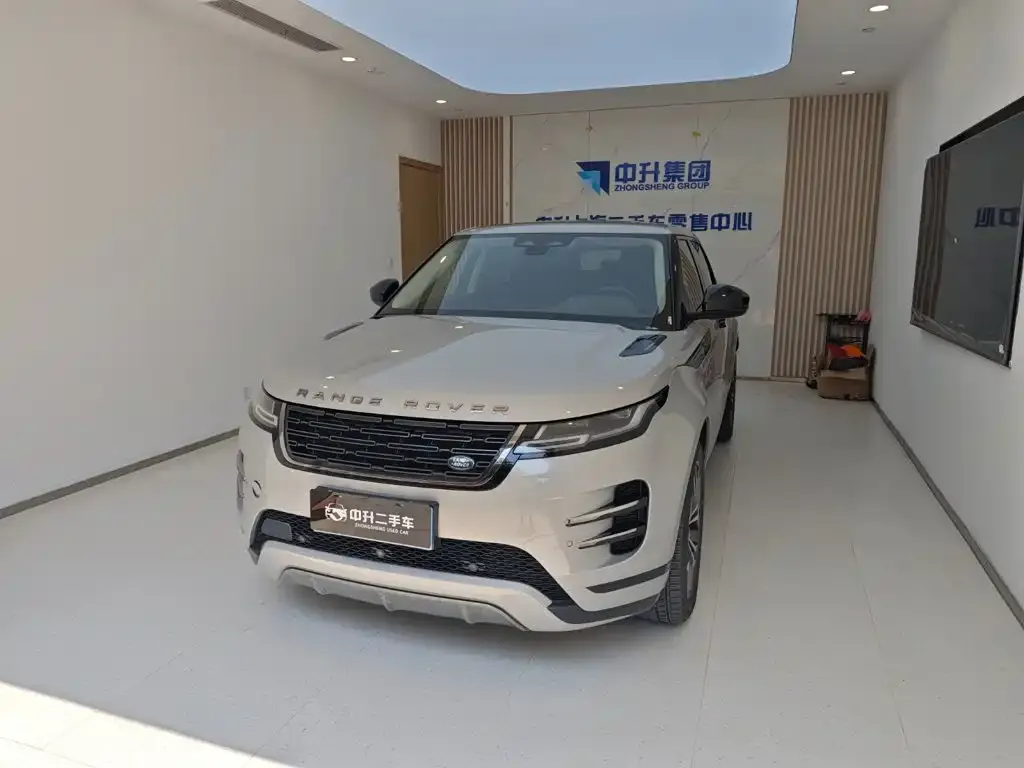 Land Rover Evoque — фото 1