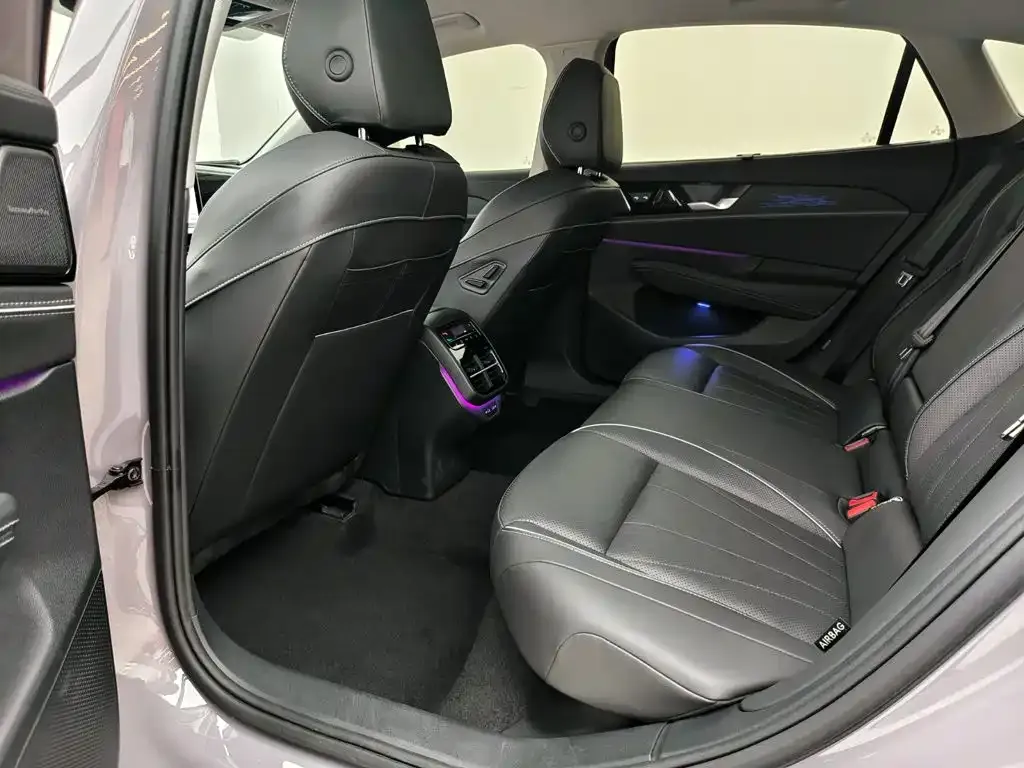 Volkswagen Passat — фото 5