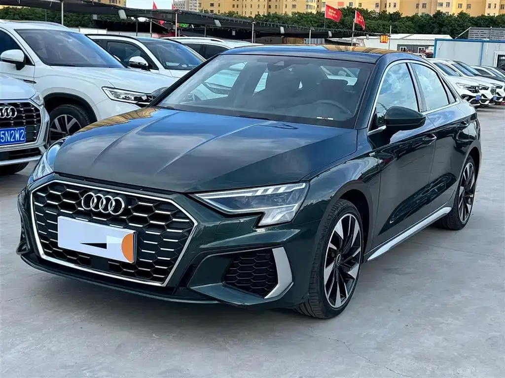 Audi A3 — фото 1