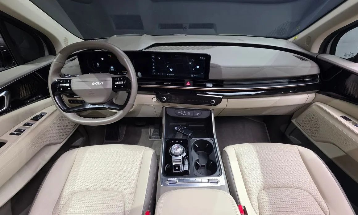 Kia Carnival — фото 10