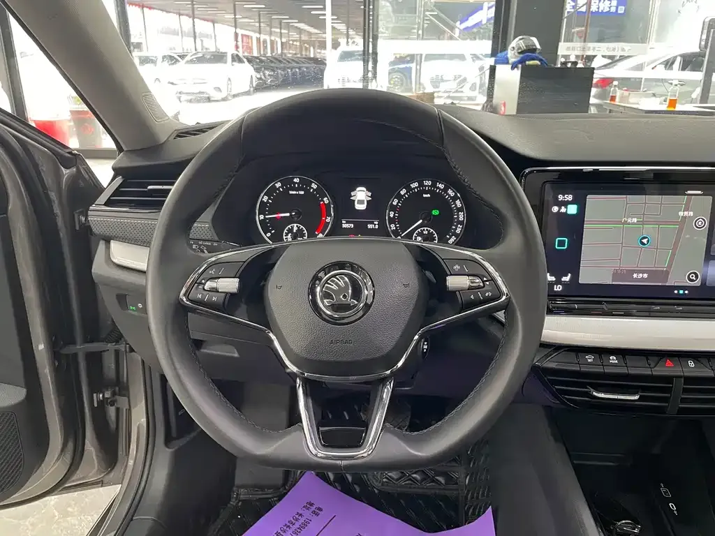 Skoda Octavia — фото 10