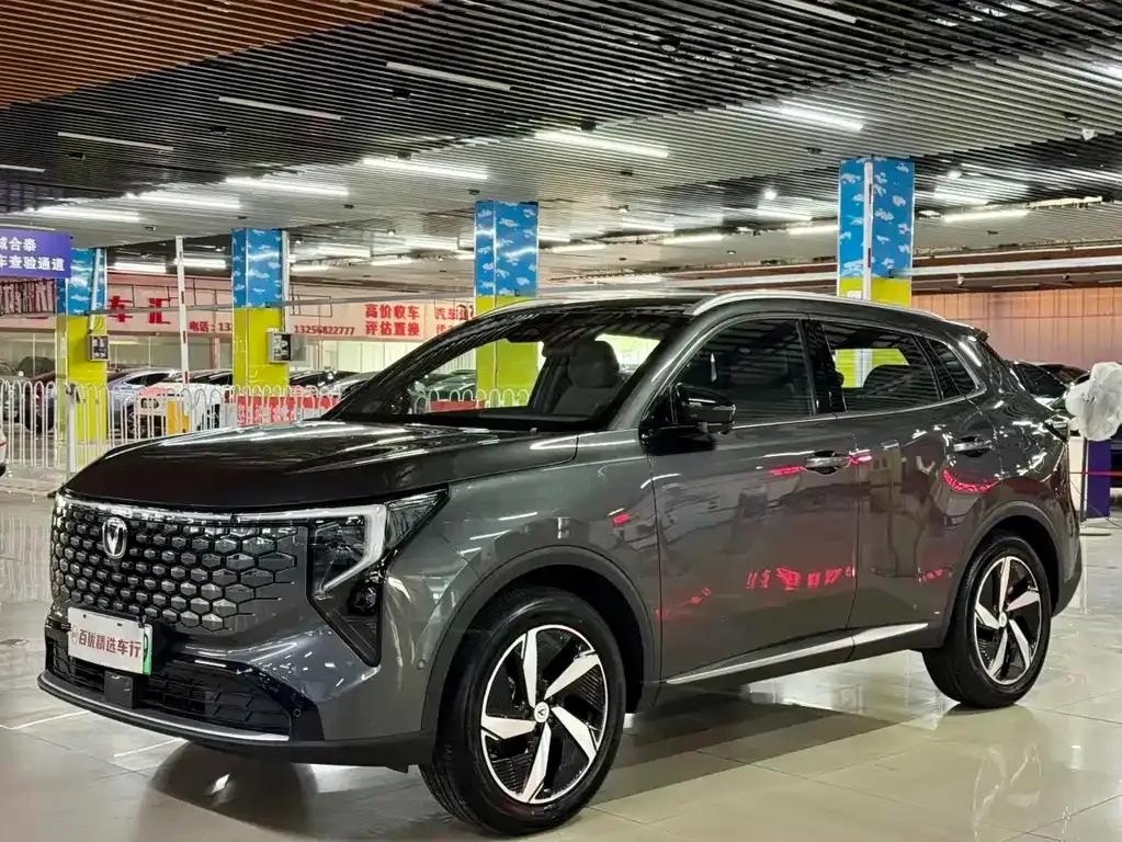 Changan CS55PLUS PHEV — фото 1