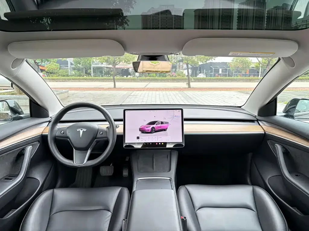 Tesla Model 3 — фото 5