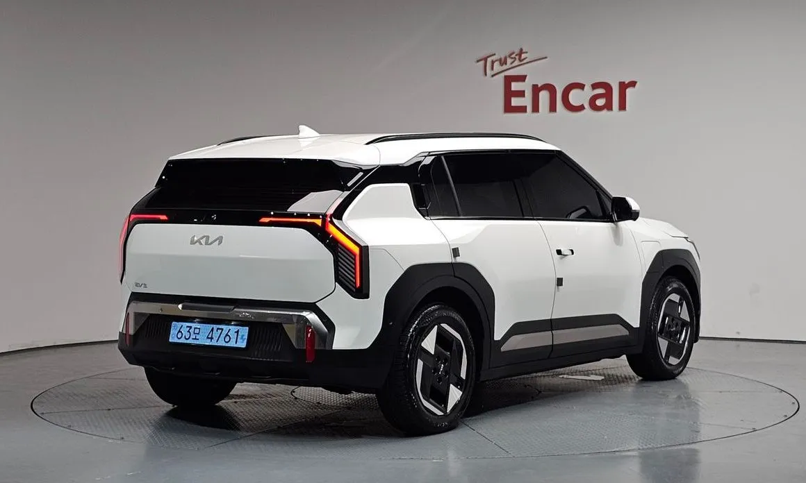 Kia EV3 — фото 9