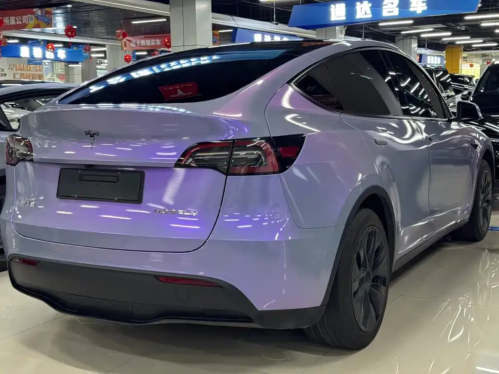 Tesla Model Y — фото 10