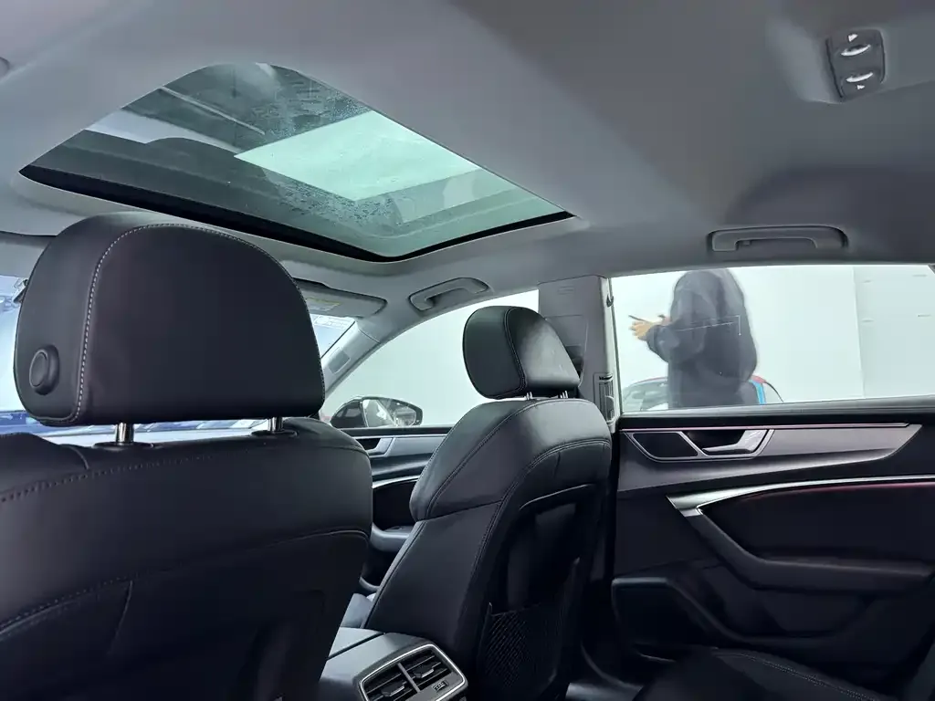 Audi A7 2024 из CN, фото 2