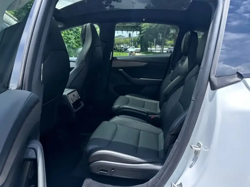 Tesla Model Y — фото 4