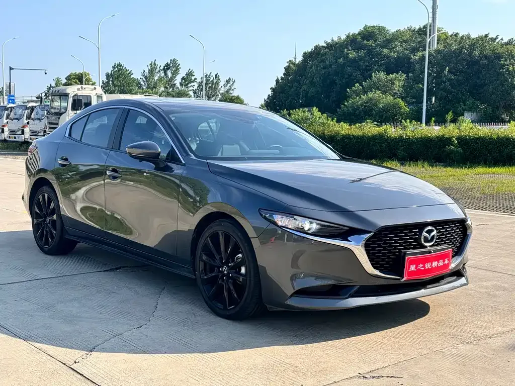 Mazda 3 Axela 2023 из CN, фото 2