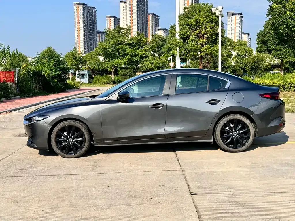 Mazda 3 Axela 2023 из CN, фото 9