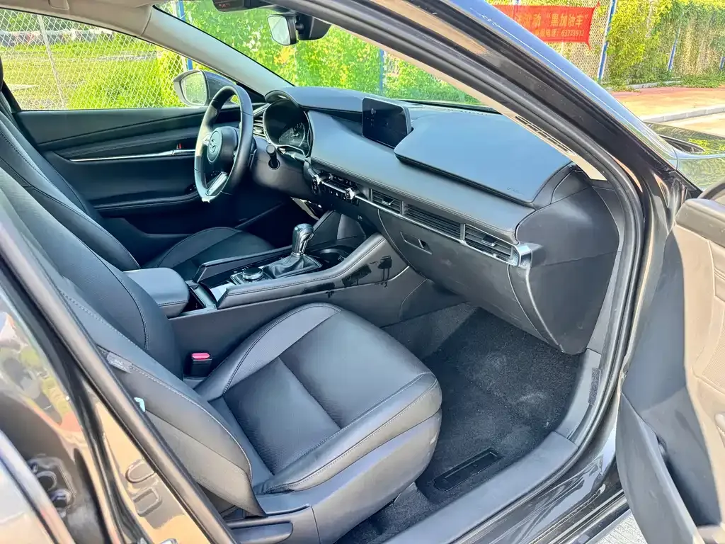 Mazda 3 Axela 2023 из CN, фото 4