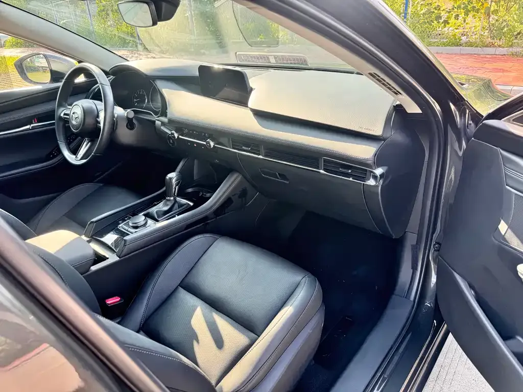 Mazda 3 Axela 2023 из CN, фото 3