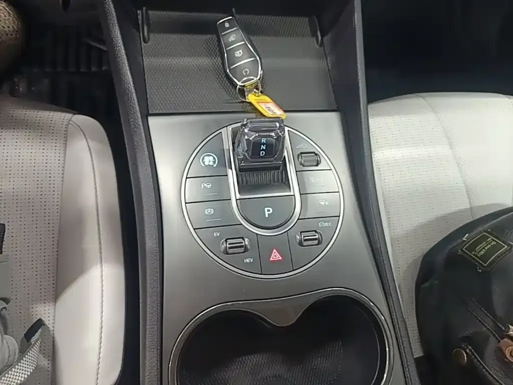 BYD Seal 05 DM-i — фото 3
