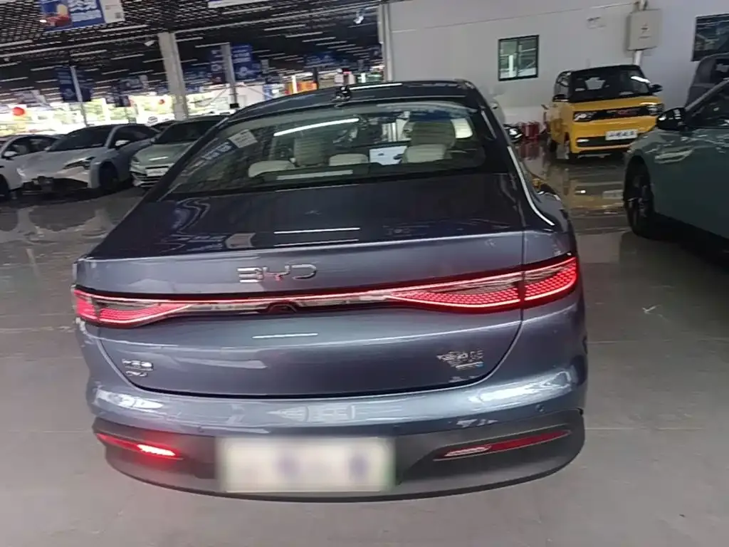 BYD Seal 05 DM-i — фото 8