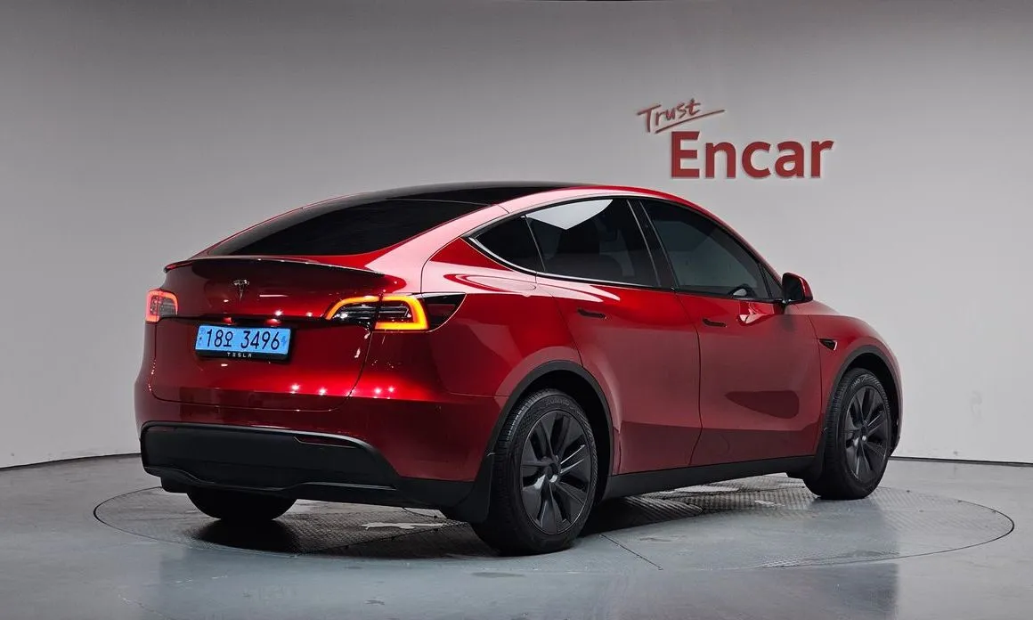Tesla Model Y — фото 5