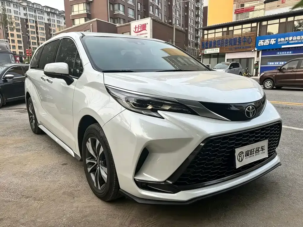 Toyota Granvia — фото 9