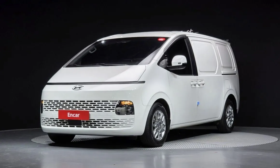 Hyundai Staria — фото 1
