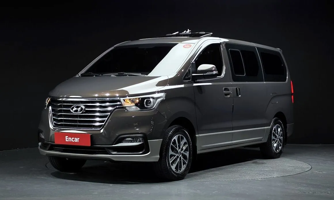Hyundai Starex — фото 1