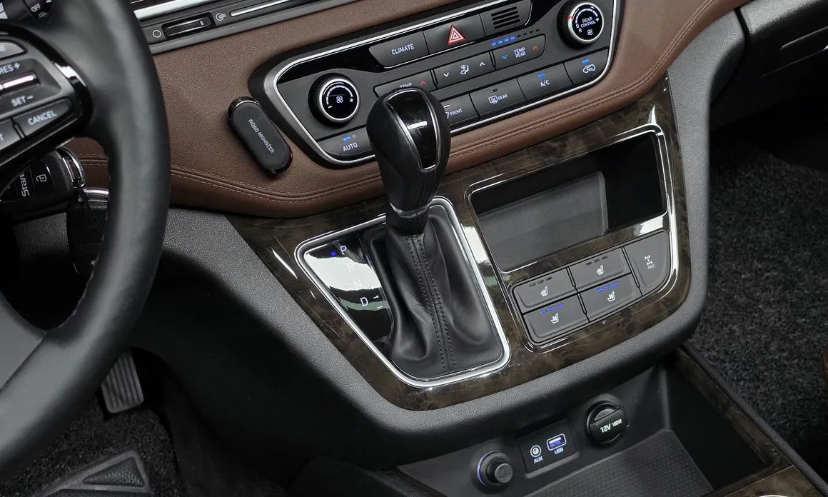 Hyundai Starex — фото 10