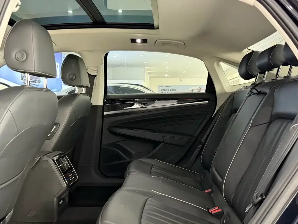 Volkswagen Passat — фото 6