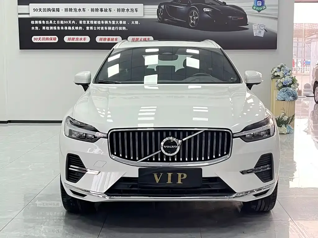 Volvo XC60 PHEV — фото 4