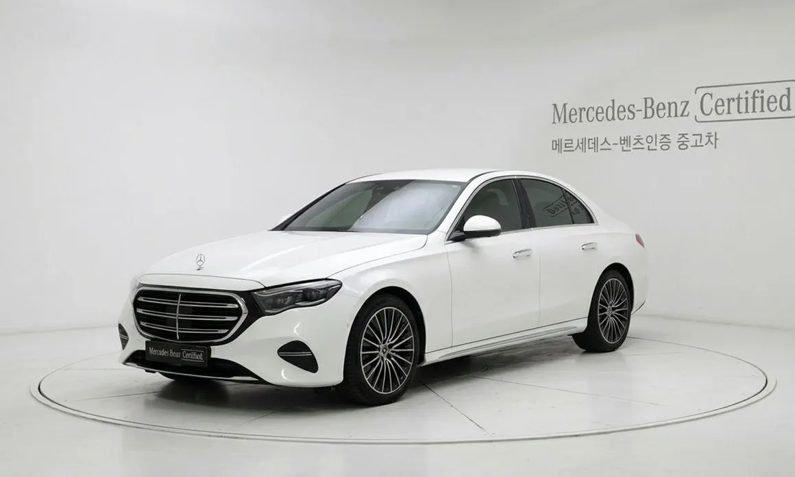 Mercedes-Benz E-Class — фото 1