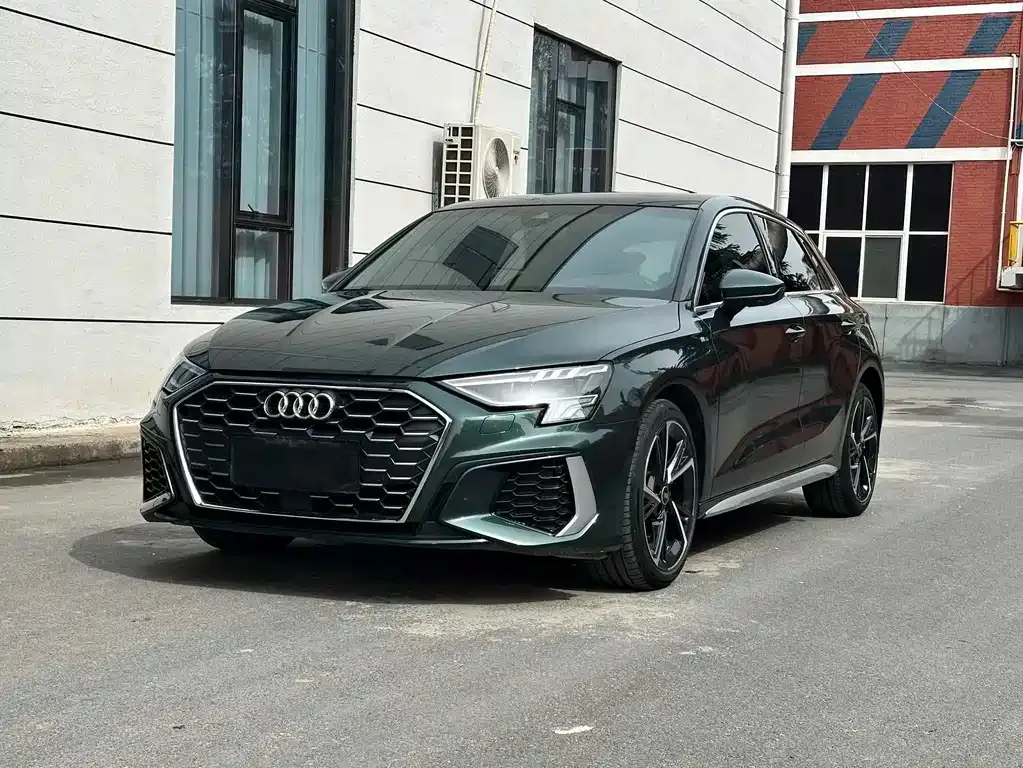 Audi A3 — фото 1