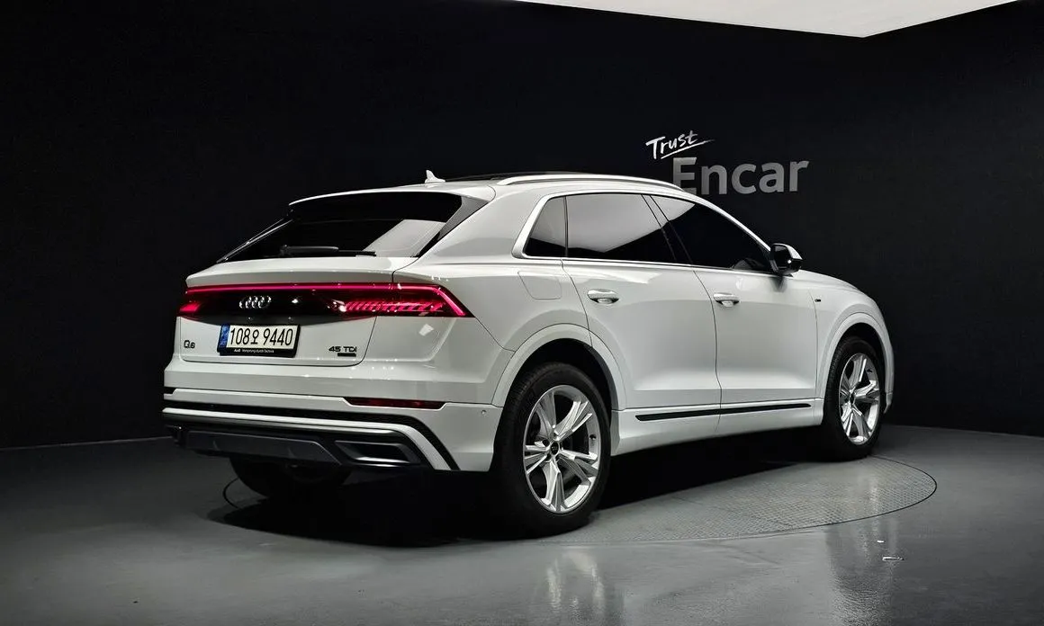 Audi Q8 — фото 3