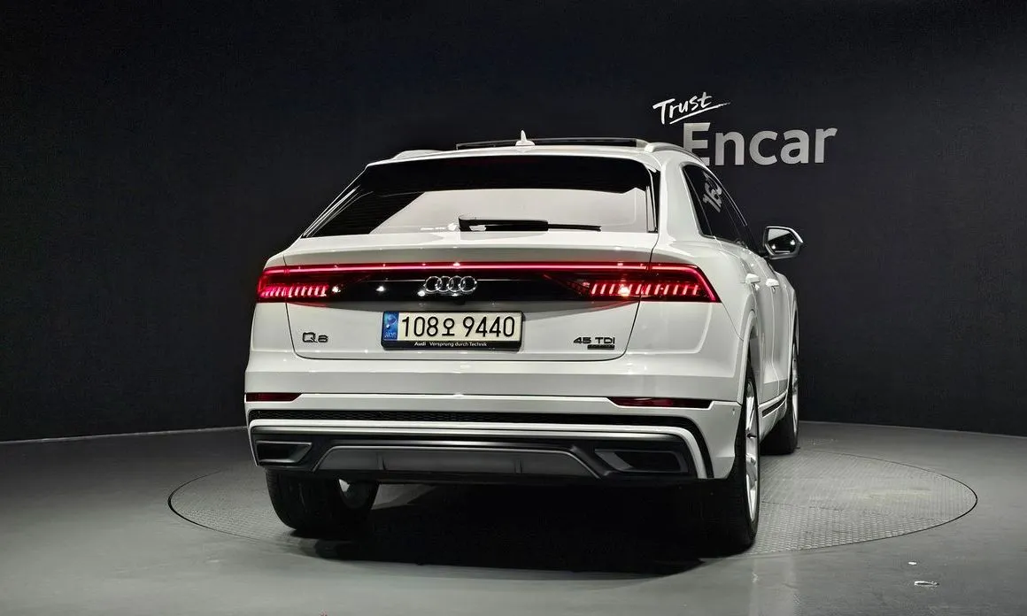 Audi Q8 — фото 2