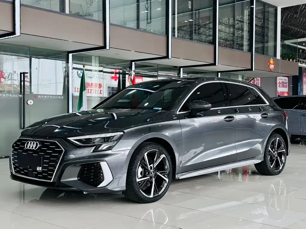 Audi A3 — фото 1