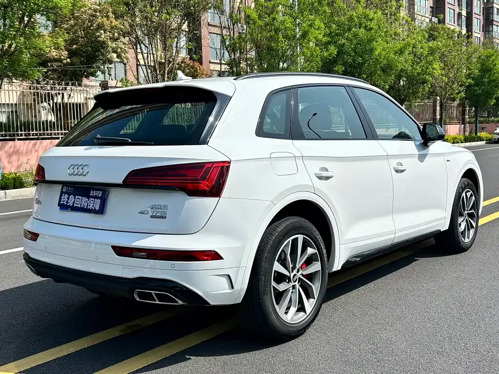 Audi Q5L — фото 4