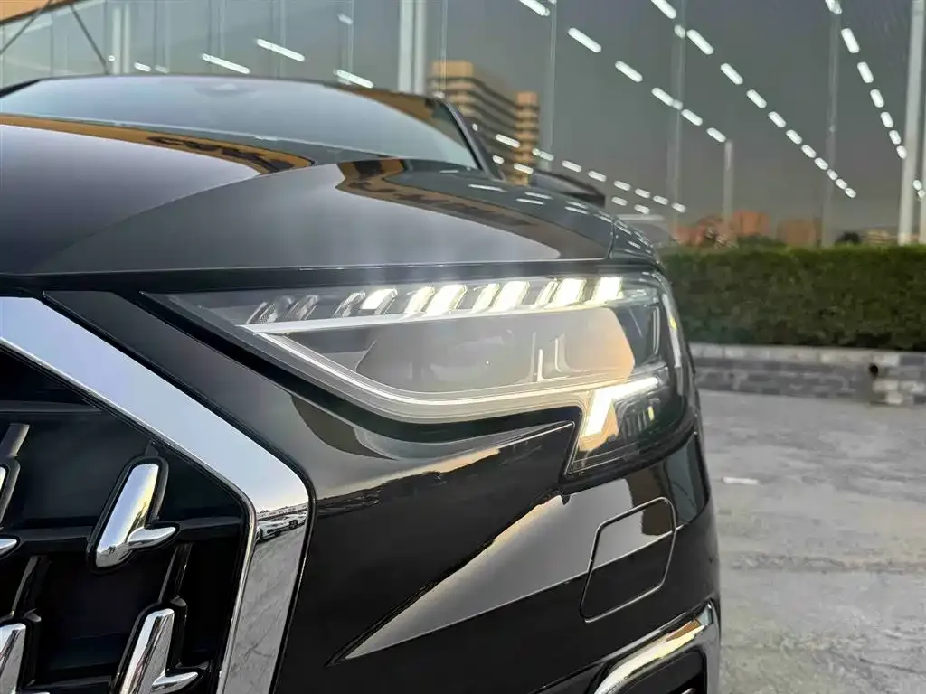 Audi A8 — фото 10