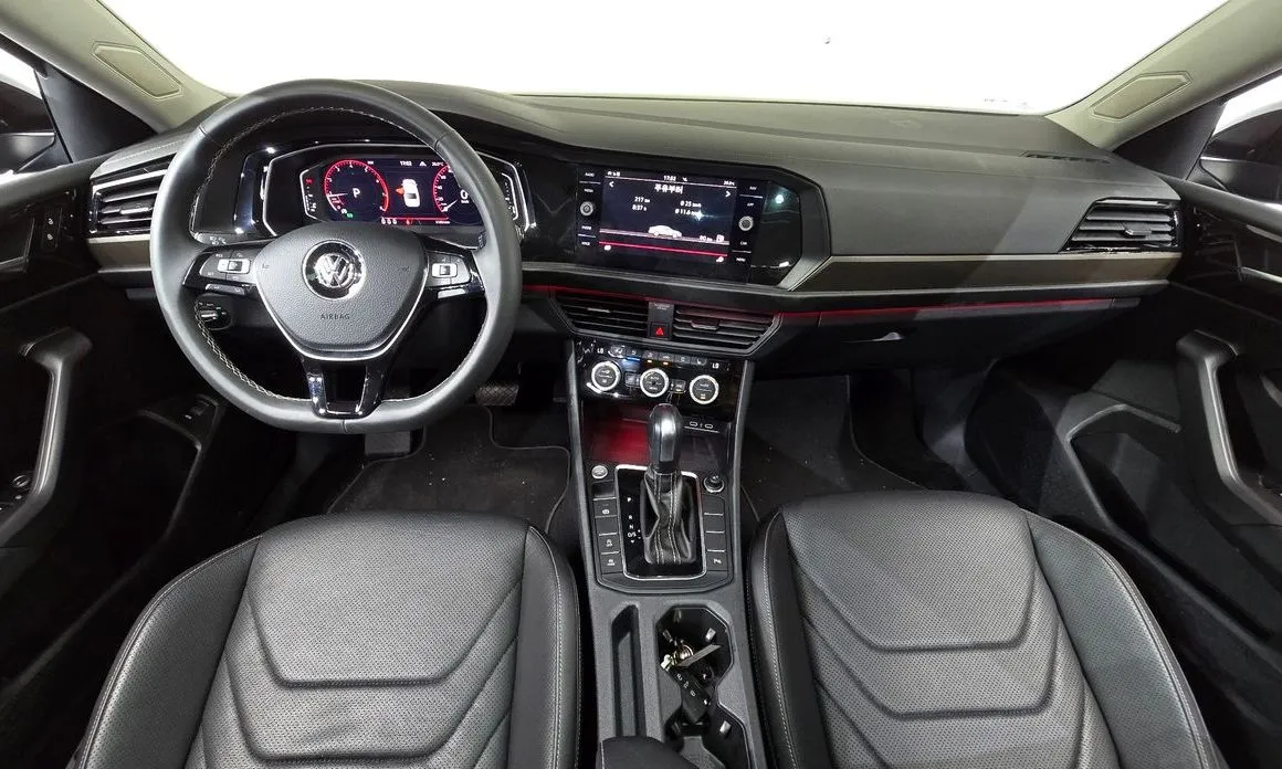 Volkswagen Jetta — фото 10