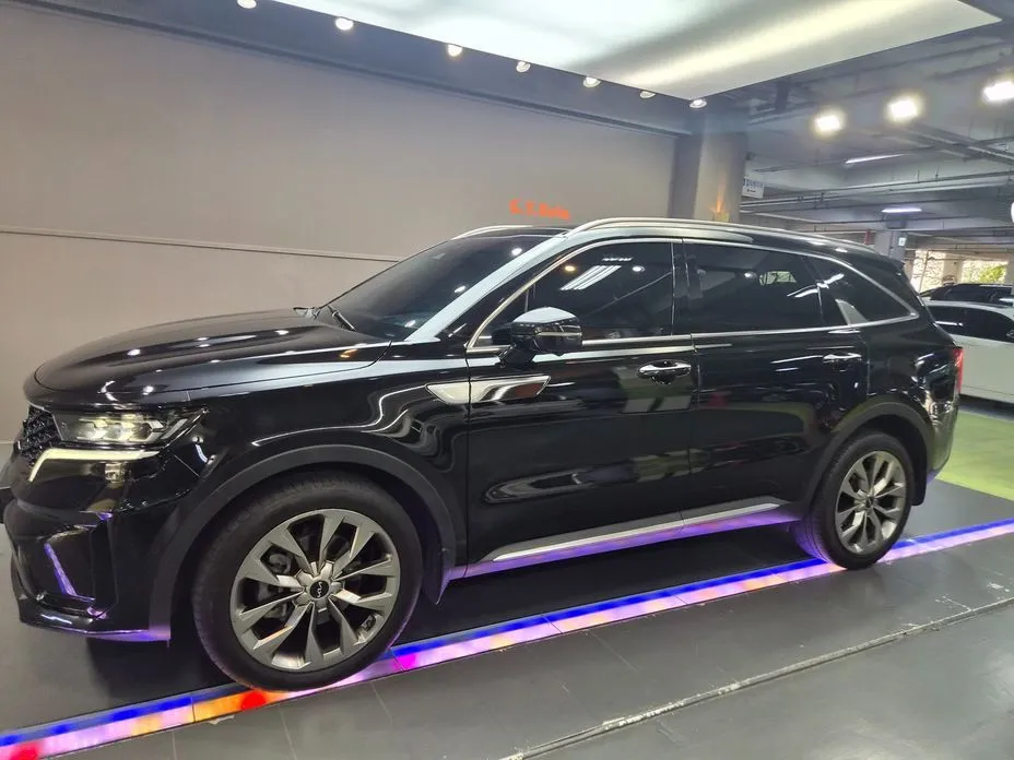 Kia Sorento — фото 6